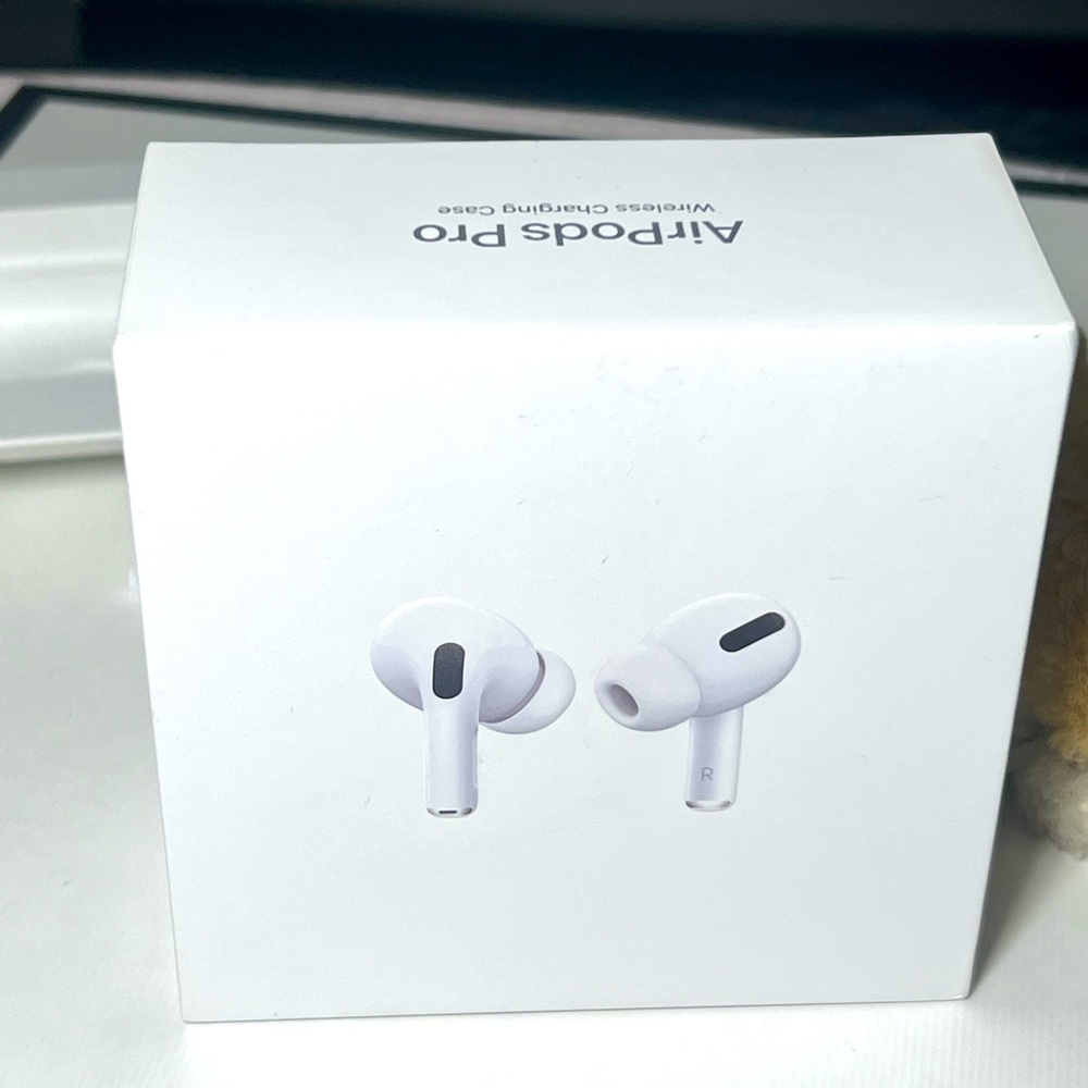 AirPods Pro BOX + oem charger cable + covers